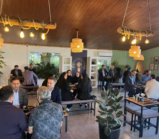 نشست صمیمی اعضای هیئت رئیسه و کارکنان موسسه