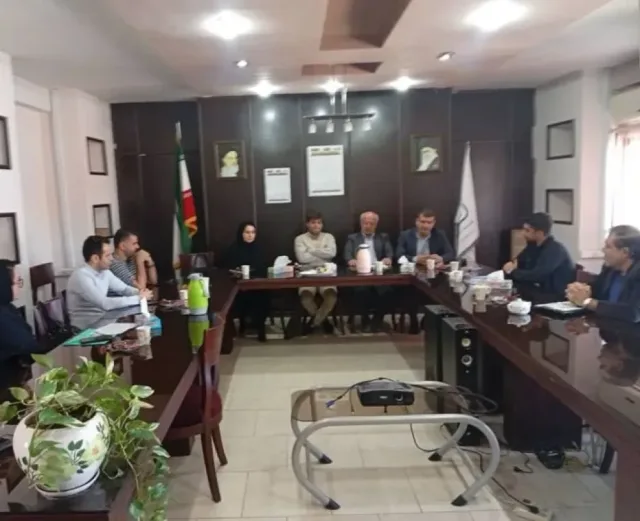 نشست صمیمی مدیر گروه، اساتید و دانشجویان رشته مهندسی کامپیوتر با هیئت رئیسه موسسه